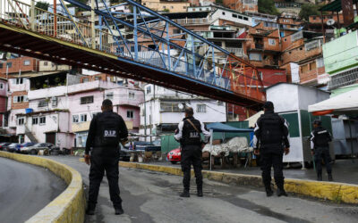 Lo que hay detrás de la enorme influencia de los grupos delictivos en Caracas: “Estuvimos encerrados tres días, como en las guerras”