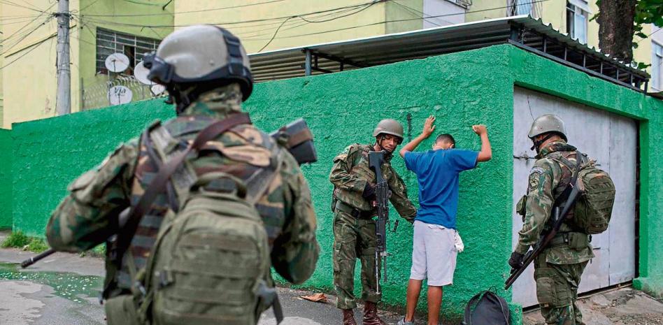 Policías con licencia para matar en Brasil y Venezuela